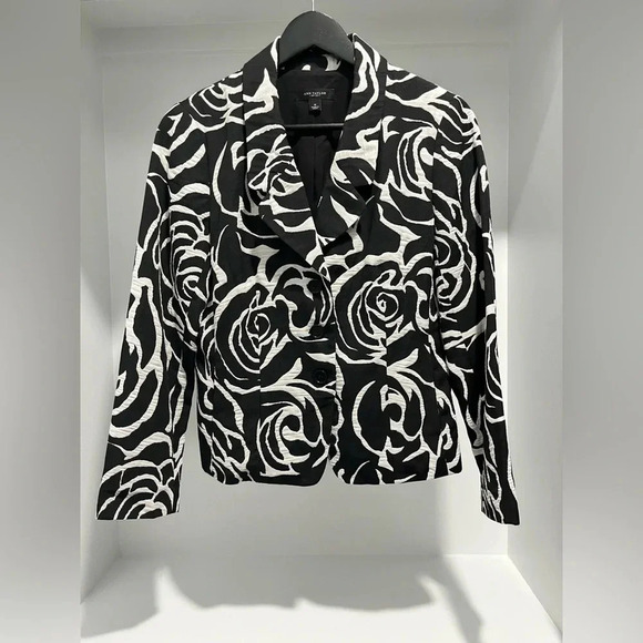 Ann Taylor black & white floral buttoned blazer with pockets size 6 cotton blend - Picture 1 of 8